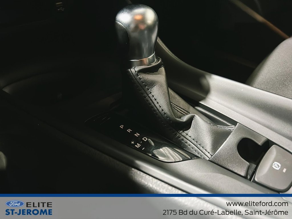 2021 Toyota CHR XLE in Charlemagne, Quebec - 23 - w1024h768px