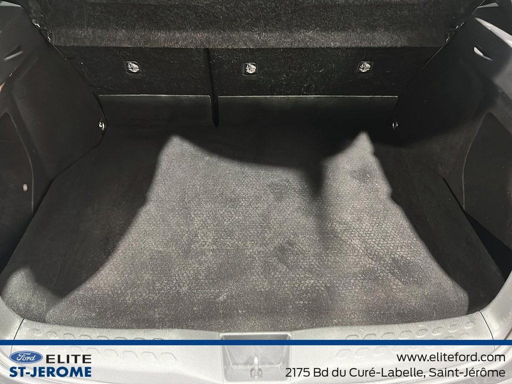 2021 Toyota CHR XLE in Charlemagne, Quebec - 9 - w1024h768px