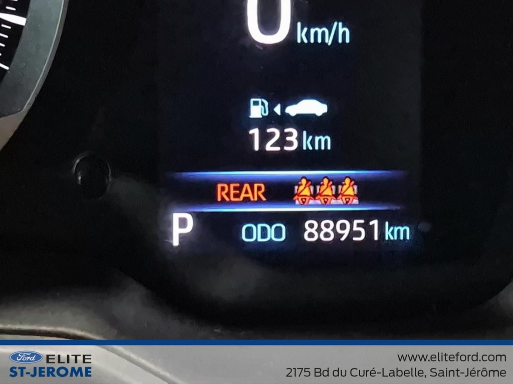 2020 Toyota Corolla LE in Saint-Jérôme, Quebec - 18 - w1024h768px