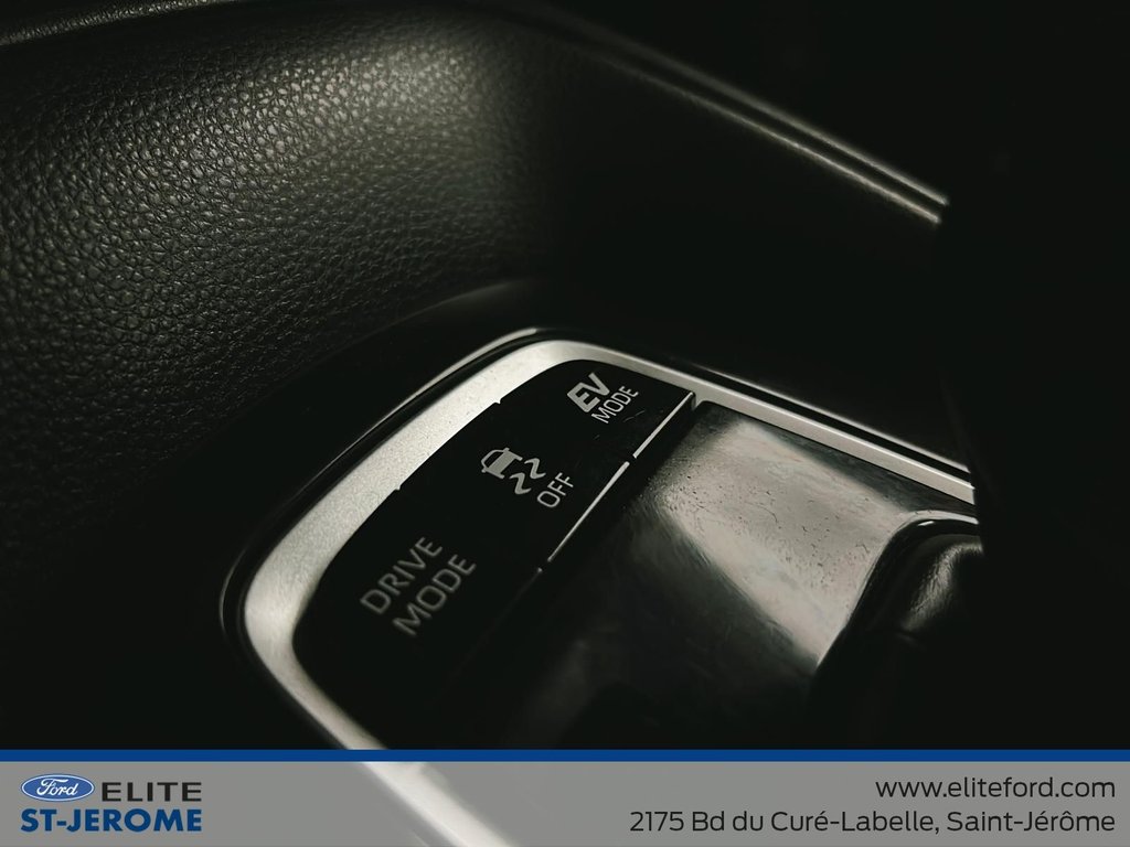 2024 Toyota Corolla Hybrid LE in Charlemagne, Quebec - 23 - w1024h768px