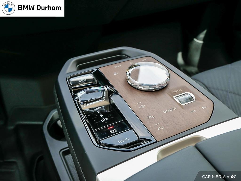 2023 BMW IX XDrive50 in Ajax, Ontario at Lakeridge Auto Gallery - 17 - w1024h768px