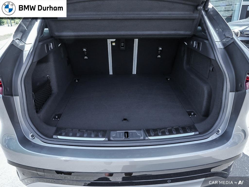 2022 Jaguar F-PACE P250 AWD S in Ajax, Ontario at Lakeridge Auto Gallery - 11 - w1024h768px