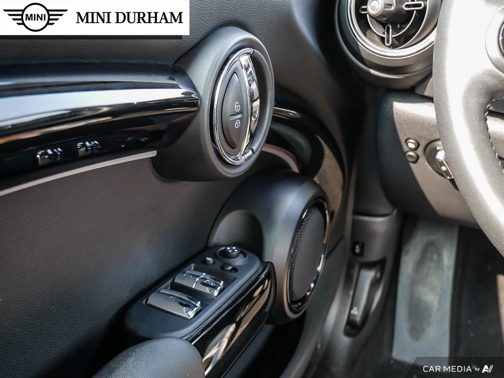 2024 MINI Cooper Convertible Cooper in Ajax, Ontario at Lakeridge Auto Gallery - 16 - w1024h768px