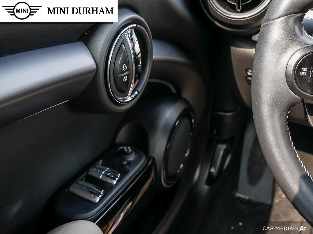 2022 MINI Cooper S Convertible Cooper S in Ajax, Ontario at Lakeridge Auto Gallery - 16 - w1024h768px