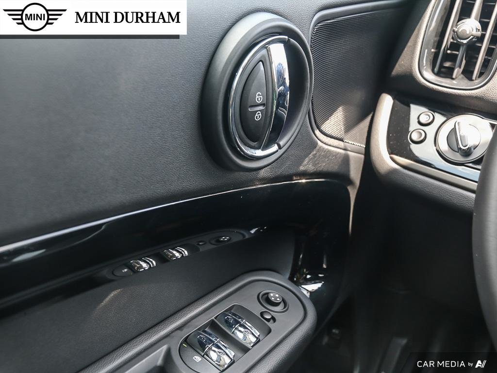 2023 MINI Cooper S Countryman ALL4 in Ajax, Ontario at Lakeridge Auto Gallery - 17 - w1024h768px