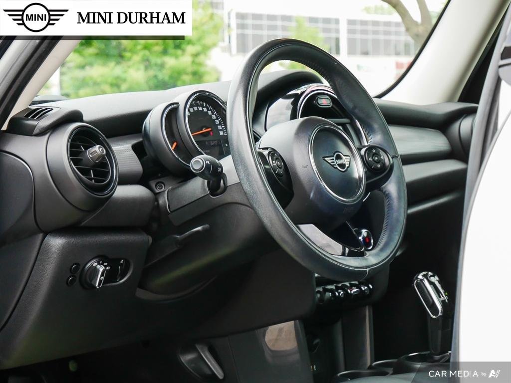 2021 MINI Cooper 5 Door in Ajax, Ontario at Lakeridge Auto Gallery - 11 - w1024h768px