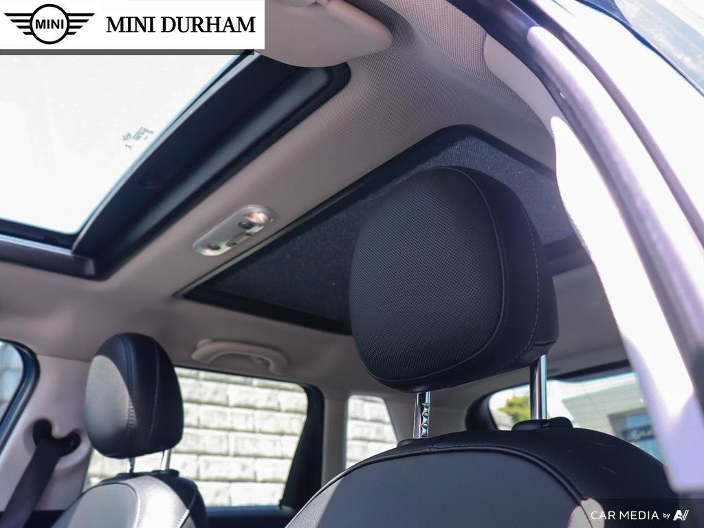 2022 MINI Cooper 5 Door in Ajax, Ontario at Lakeridge Auto Gallery - 25 - w1024h768px
