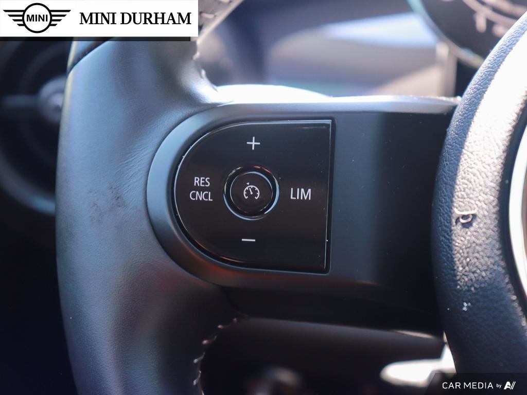 2022 MINI Cooper 5 Door in Ajax, Ontario at Lakeridge Auto Gallery - 18 - w1024h768px