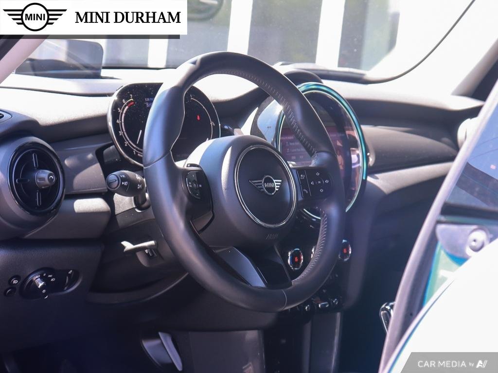 2022 MINI Cooper 5 Door in Ajax, Ontario at Lakeridge Auto Gallery - 13 - w1024h768px