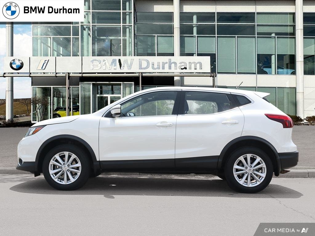 2017 Nissan Qashqai SV FWD CVT in Ajax, Ontario at Lakeridge Auto Gallery - 3 - w1024h768px