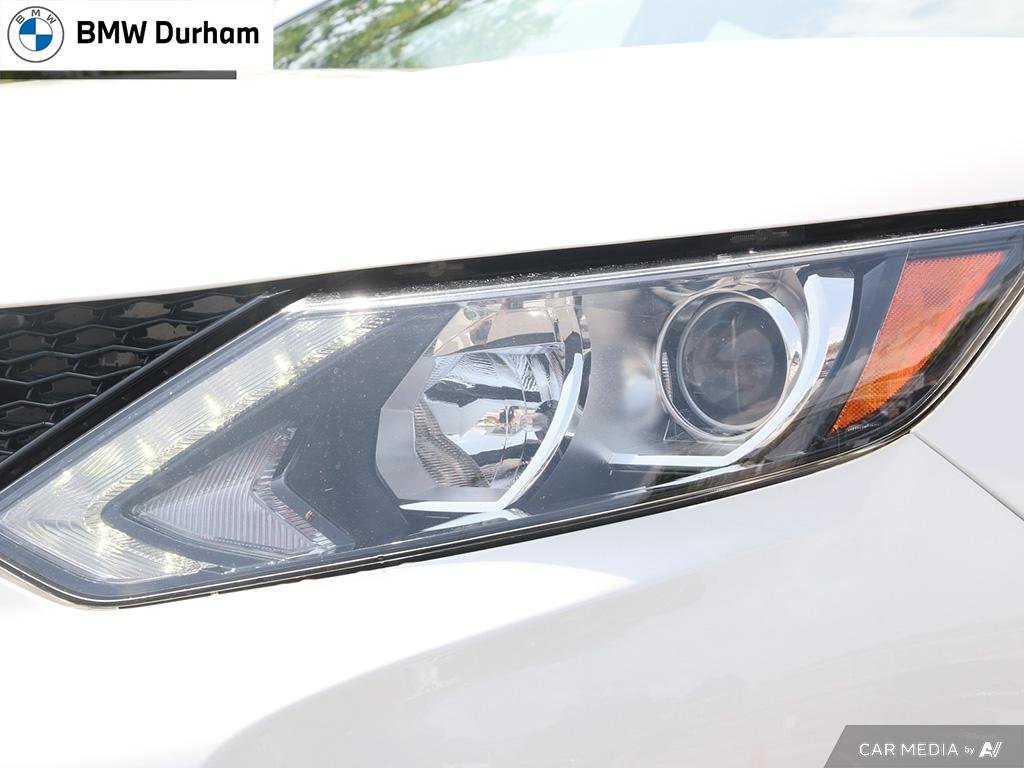 2017 Nissan Qashqai SV FWD CVT in Ajax, Ontario at Lakeridge Auto Gallery - 10 - w1024h768px