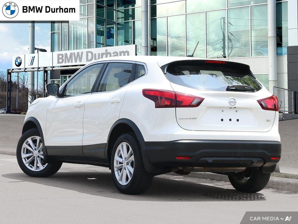 2017 Nissan Qashqai SV FWD CVT in Ajax, Ontario at Lakeridge Auto Gallery - 4 - w1024h768px