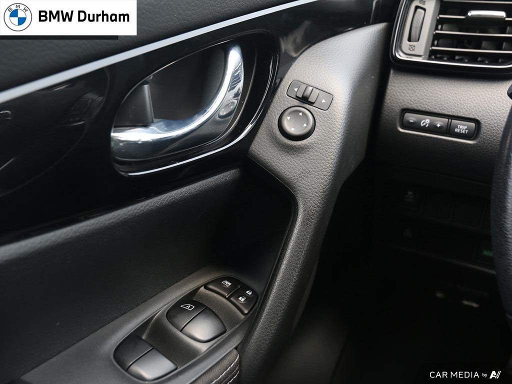 2017 Nissan Qashqai SV FWD CVT in Ajax, Ontario at Lakeridge Auto Gallery - 17 - w1024h768px