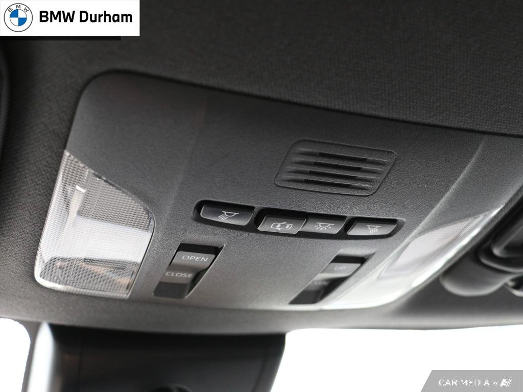 2020 Toyota Corolla 4-door Sedan SE CVT in Ajax, Ontario at Lakeridge Auto Gallery - 19 - w1024h768px
