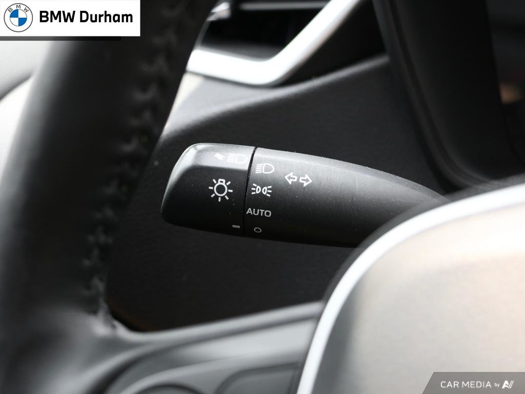 2020 Toyota Corolla 4-door Sedan SE CVT in Ajax, Ontario at Lakeridge Auto Gallery - 14 - w1024h768px