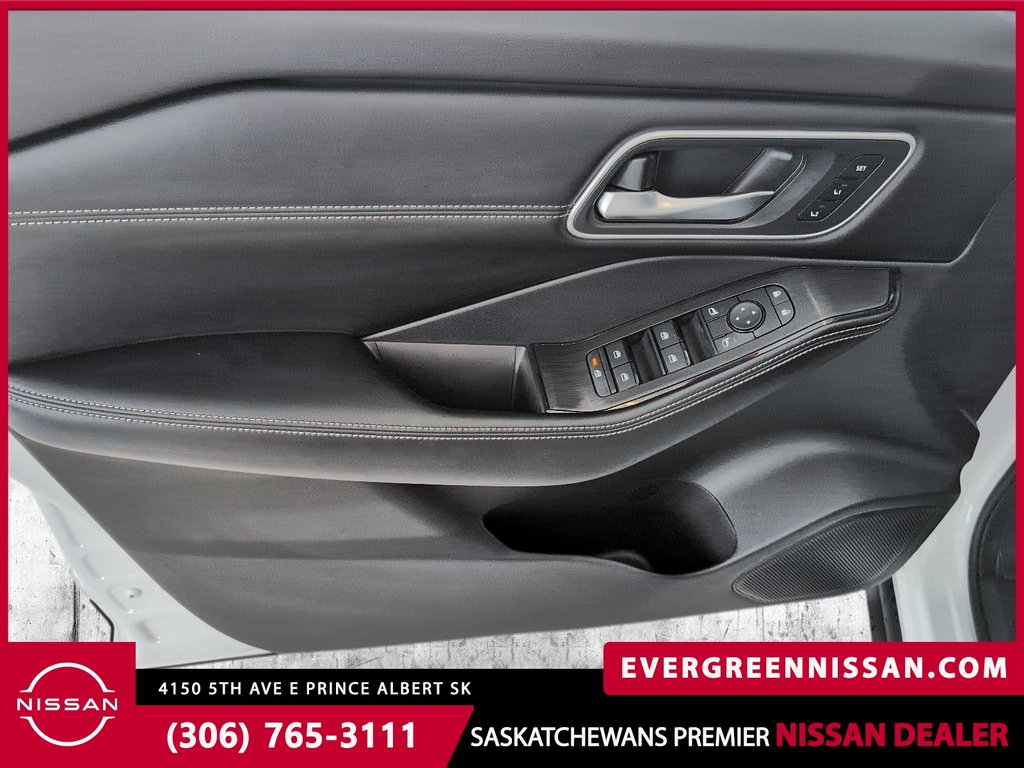 2026 Nissan Rogue Platinum in Prince Albert, Saskatchewan - 14 - w1024h768px
