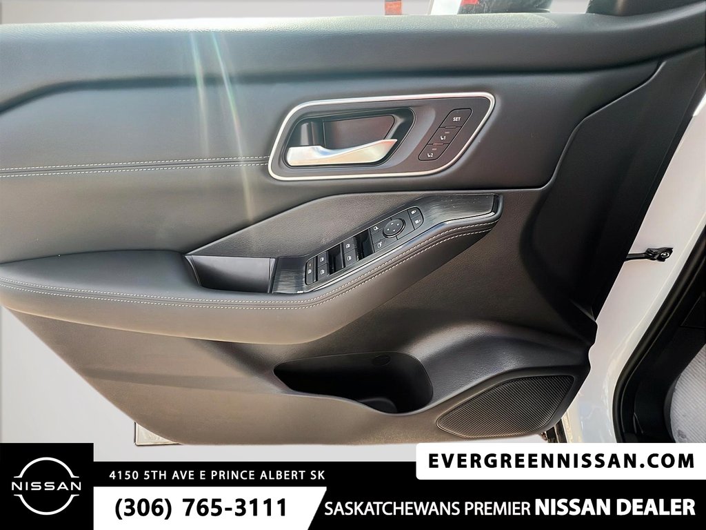 2026 Nissan Rogue Platinum in Prince Albert, Saskatchewan - 13 - w1024h768px