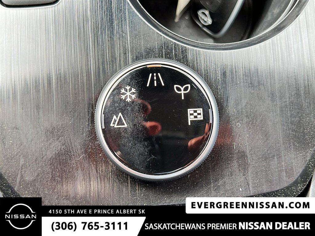 2026 Nissan Rogue Platinum in Prince Albert, Saskatchewan - 18 - w1024h768px