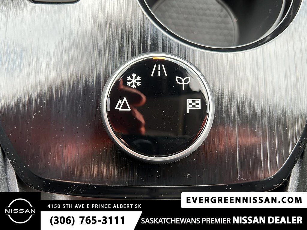 2026 Nissan Rogue Platinum in Prince Albert, Saskatchewan - 18 - w1024h768px