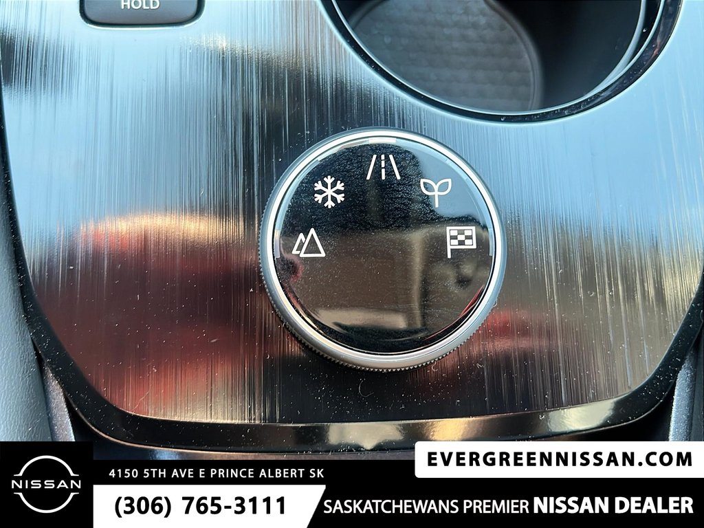 2026 Nissan Rogue Platinum in Prince Albert, Saskatchewan - 18 - w1024h768px