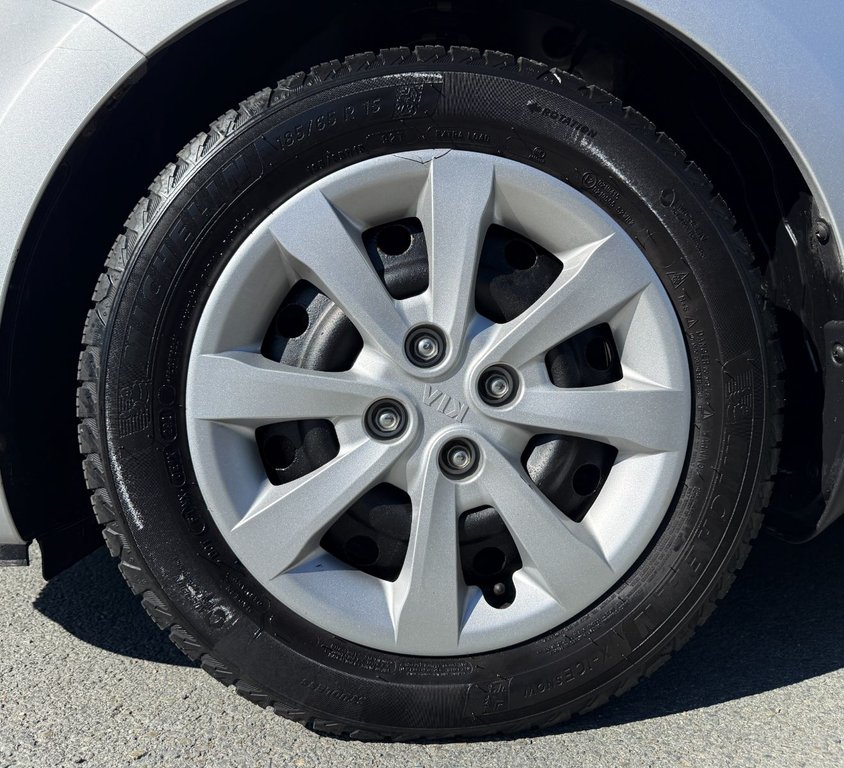 Kia RIO LX+ | USB | HtdSeats | Keyless | Cruise 2017 à Hebbville, Nouvelle-Écosse - 4 - w1024h768px