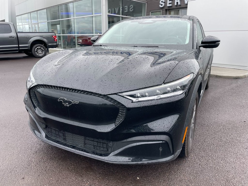 2022  Mustang Mach-E Select in New Richmond, Quebec - 5 - w1024h768px