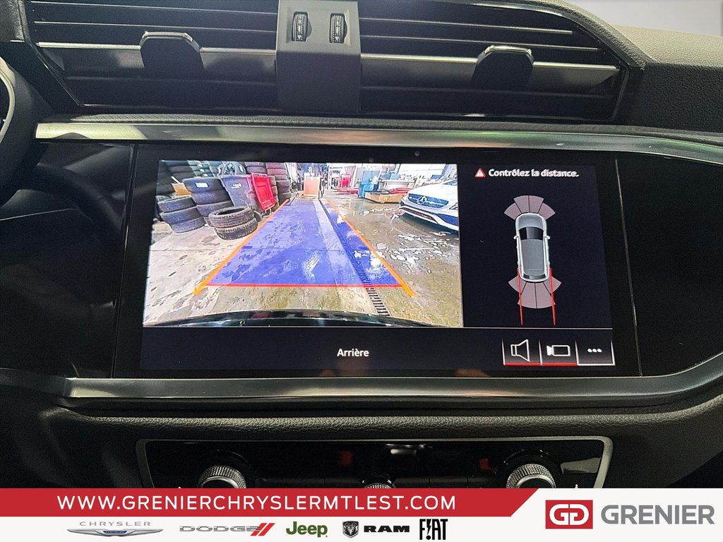 2025 Audi Q3 KOMFORT + AWD + TOIT OUVRANT PANO in Pointe-Aux-Trembles, Quebec - 17 - w1024h768px