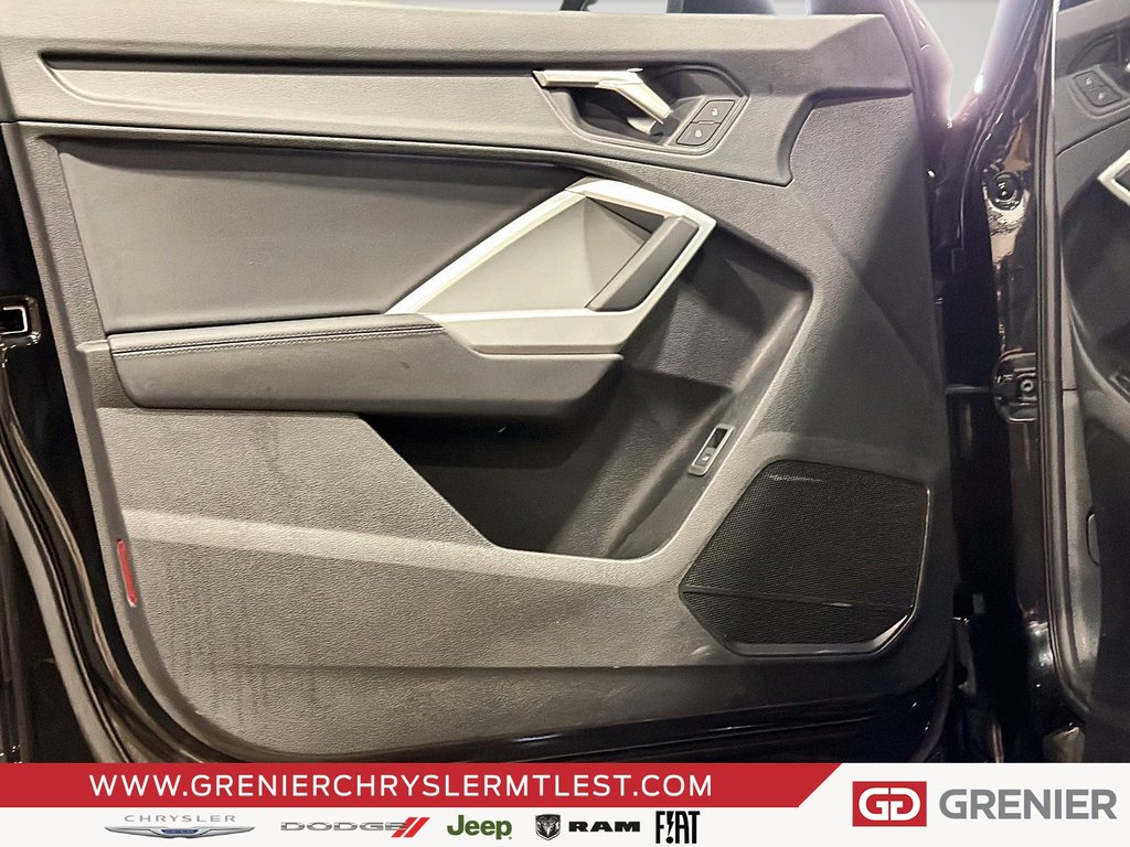 2025 Audi Q3 KOMFORT + AWD + TOIT OUVRANT PANO in Pointe-Aux-Trembles, Quebec - 9 - w1024h768px