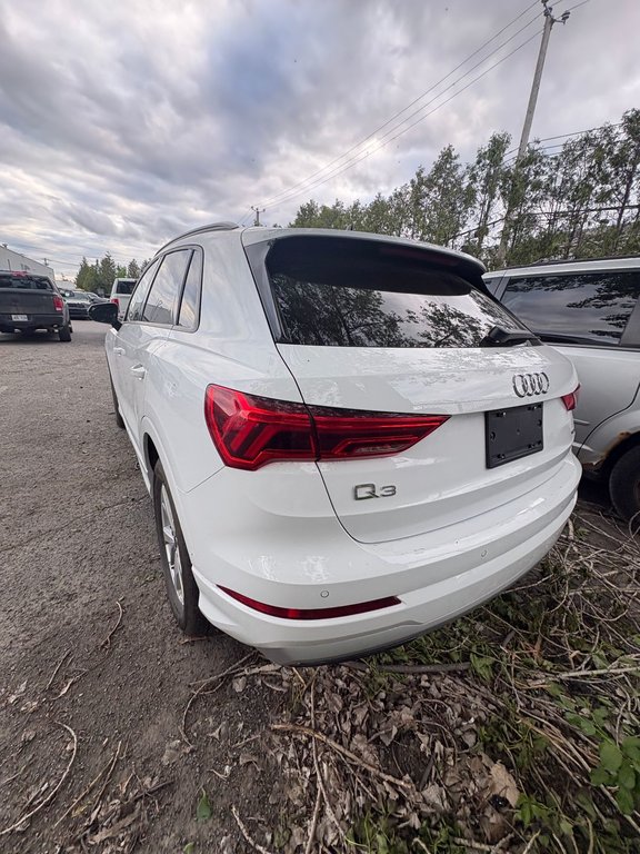 2025 Audi Q3 BASE in Pointe-Aux-Trembles, Quebec - 2 - w1024h768px