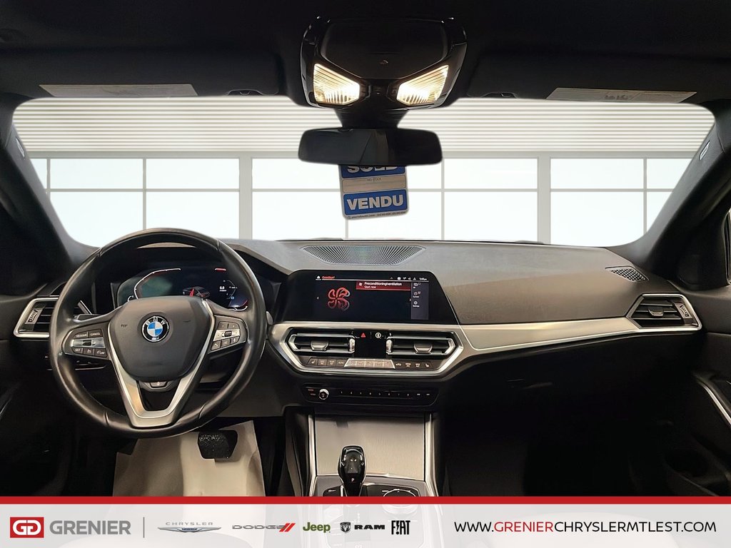2019 BMW 3 Series 330i xDRIVE + AWD + CUIR + CARPLAY in Pointe-Aux-Trembles, Quebec - 11 - w1024h768px