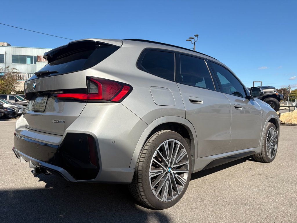 BMW X1 xDrive28i 2023 à Pointe-Aux-Trembles, Québec - 7 - w1024h768px