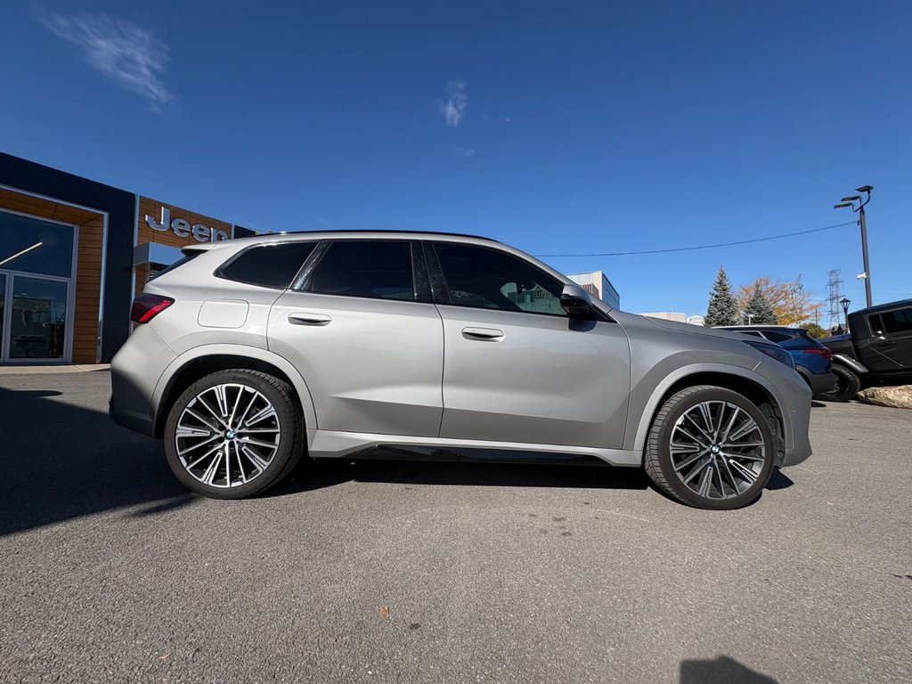 BMW X1 xDrive28i 2023 à Pointe-Aux-Trembles, Québec - 4 - w1024h768px