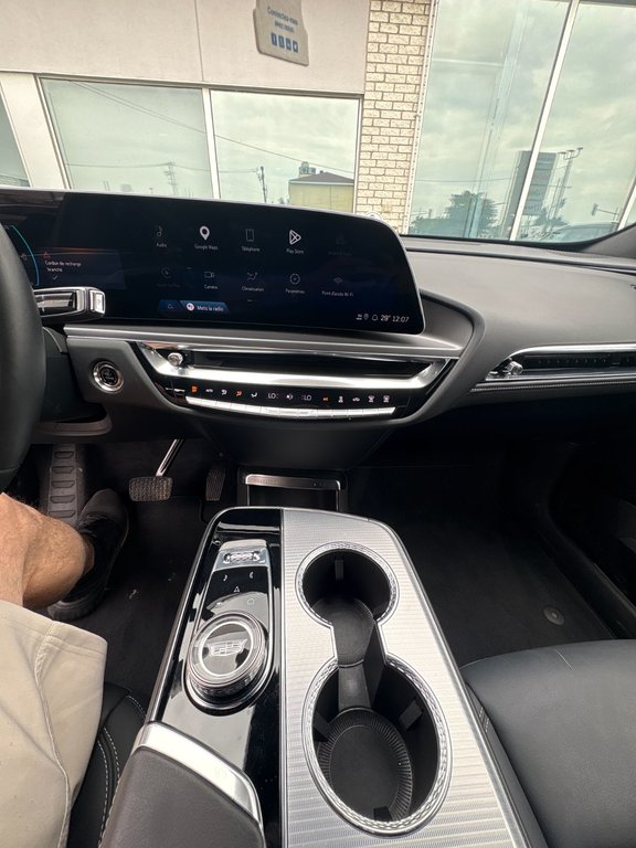 2024 Cadillac LYRIQ Tech 1sa+AWD+Attelage remorque+Pare-Boue in Pointe-Aux-Trembles, Quebec - 7 - w1024h768px