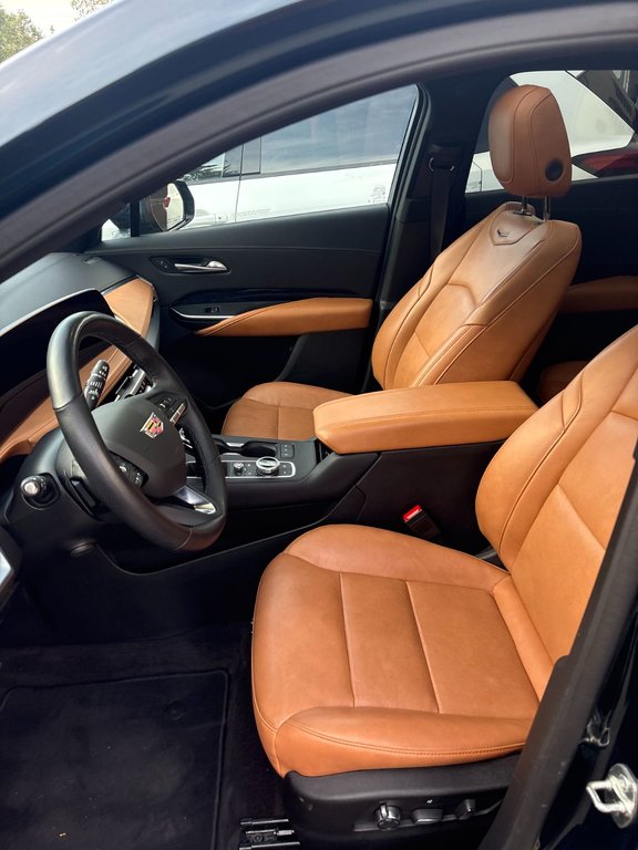 2025 Cadillac XT4 AWD Sport in Pointe-Aux-Trembles, Quebec - 8 - w1024h768px