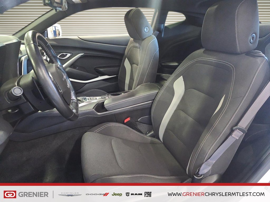 2016 Chevrolet Camaro 1LT + AUTOMATIQUE + RWD in Pointe-Aux-Trembles, Quebec - 7 - w1024h768px