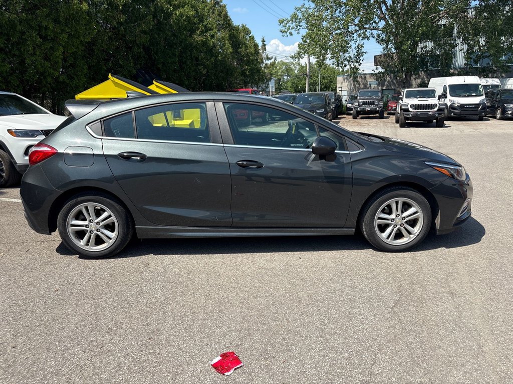 Chevrolet Cruze LT + RS TRIM 2017 à Pointe-Aux-Trembles, Québec - 3 - w1024h768px