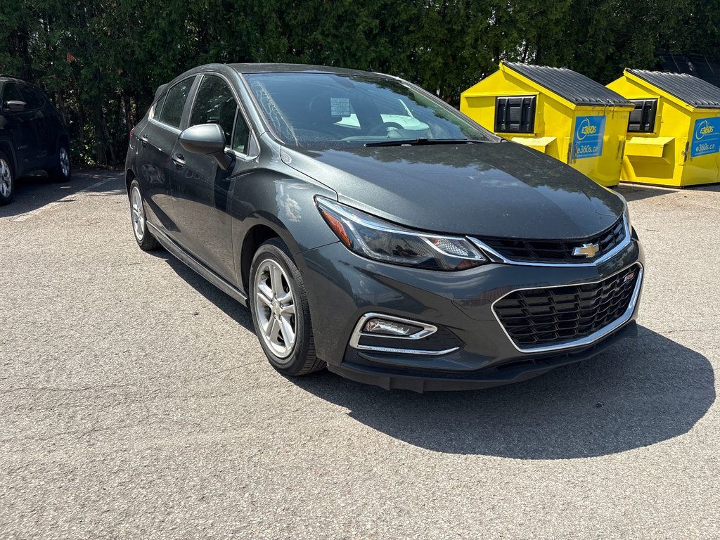Chevrolet Cruze LT + RS TRIM 2017 à Pointe-Aux-Trembles, Québec - 2 - w1024h768px