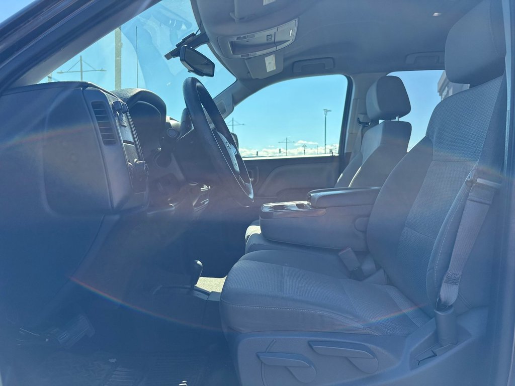 2015 Chevrolet Silverado 1500 in Pointe-Aux-Trembles, Quebec - 10 - w1024h768px