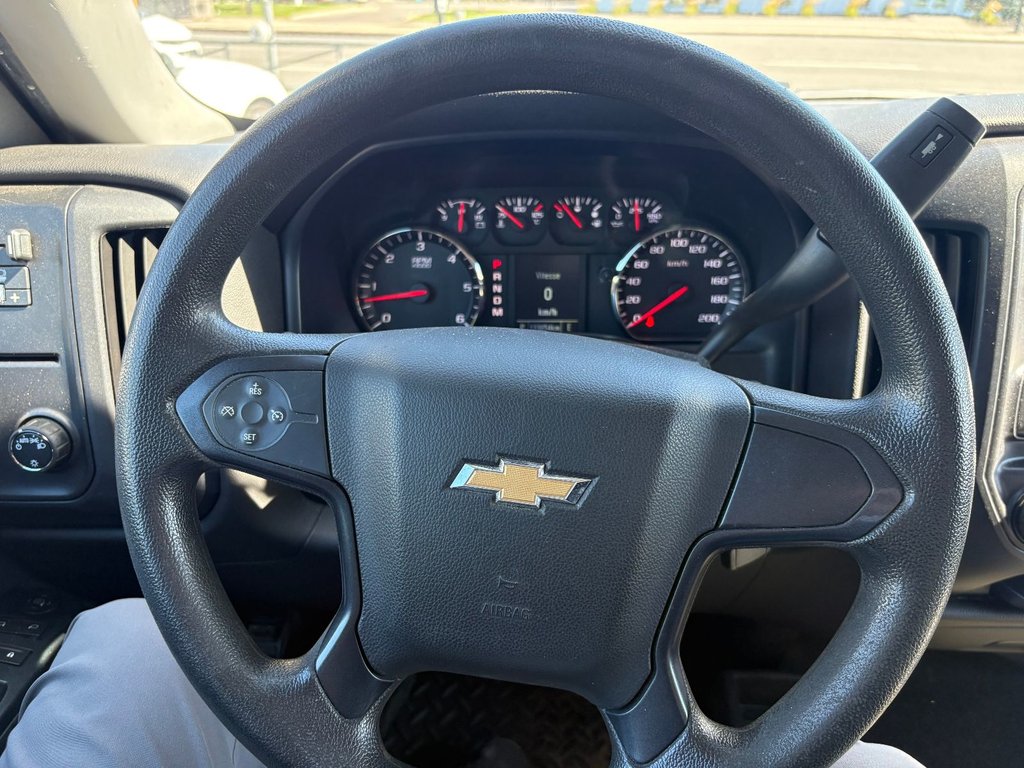 2015 Chevrolet Silverado 1500 in Pointe-Aux-Trembles, Quebec - 13 - w1024h768px