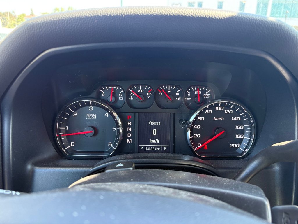 2015 Chevrolet Silverado 1500 in Pointe-Aux-Trembles, Quebec - 12 - w1024h768px