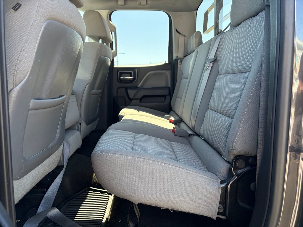 2015 Chevrolet Silverado 1500 in Pointe-Aux-Trembles, Quebec - 11 - w1024h768px