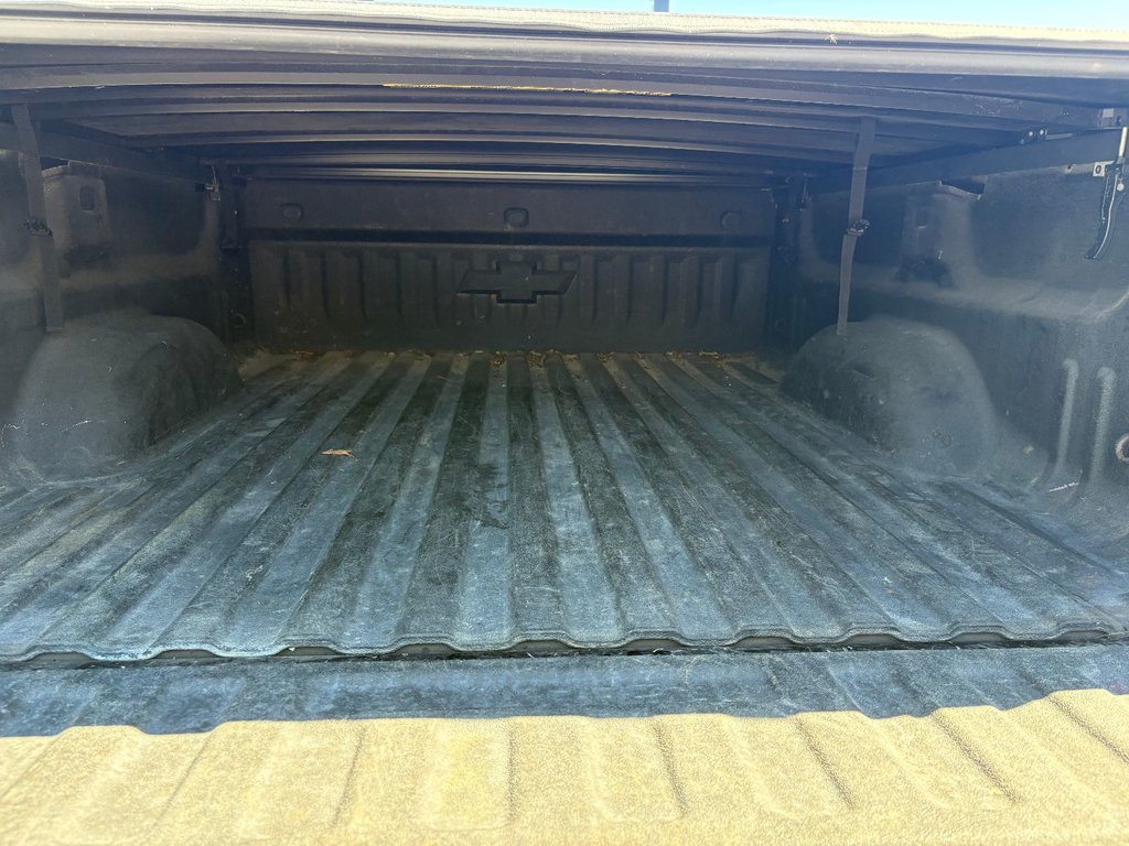 2015 Chevrolet Silverado 1500 in Pointe-Aux-Trembles, Quebec - 9 - w1024h768px