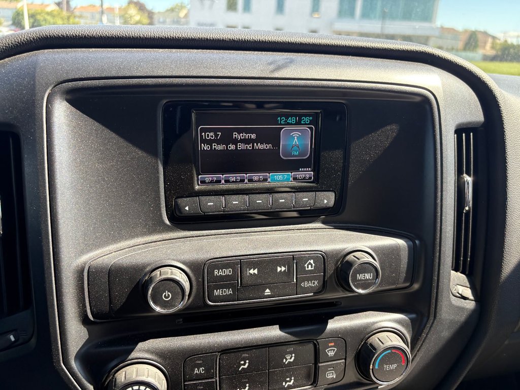2015 Chevrolet Silverado 1500 in Pointe-Aux-Trembles, Quebec - 14 - w1024h768px