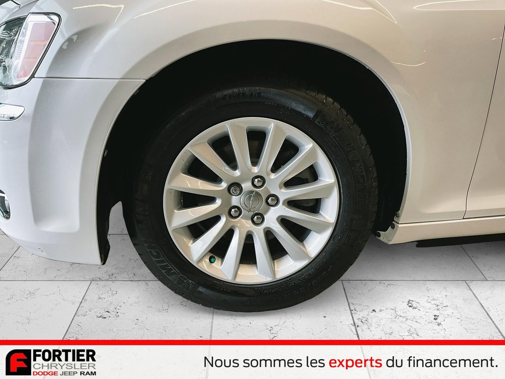 Chrysler 300 TOURING + BAS KILOMETRAGE + BLUETOOTH 2014 à Pointe-Aux-Trembles, Québec - 7 - w1024h768px