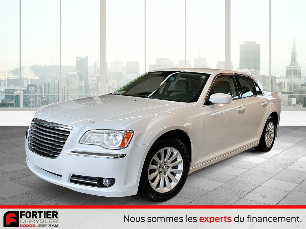 2014 Chrysler 300 TOURING + BAS KILOMETRAGE + BLUETOOTH in Pointe-Aux-Trembles, Quebec - 2 - w1024h768px