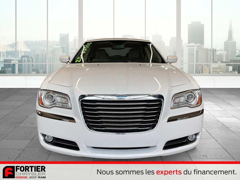 2014 Chrysler 300 TOURING + BAS KILOMETRAGE + BLUETOOTH in Pointe-Aux-Trembles, Quebec - 4 - w1024h768px
