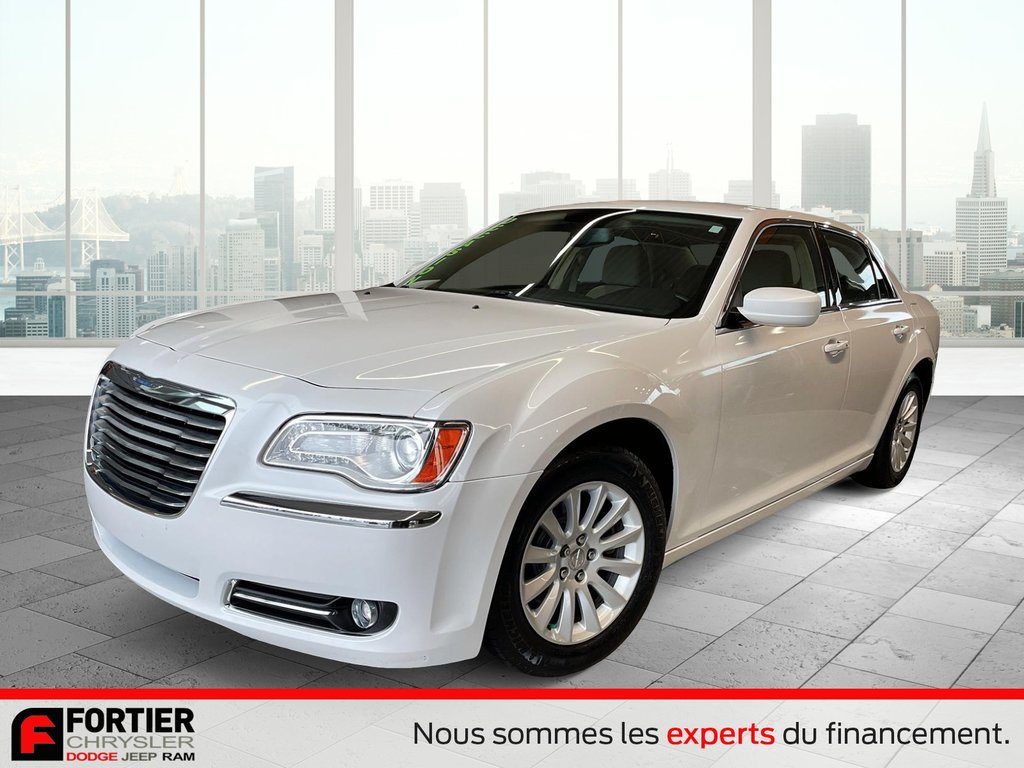 2014 Chrysler 300 TOURING + BAS KILOMETRAGE + BLUETOOTH in Pointe-Aux-Trembles, Quebec - 1 - w1024h768px