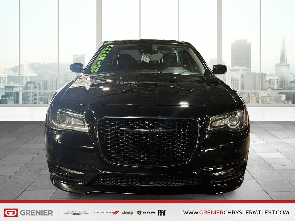 2023 Chrysler 300 TOURING L  + AWD + TOI OUVRANT PANO + CUIR in Pointe-Aux-Trembles, Quebec - 2 - w1024h768px