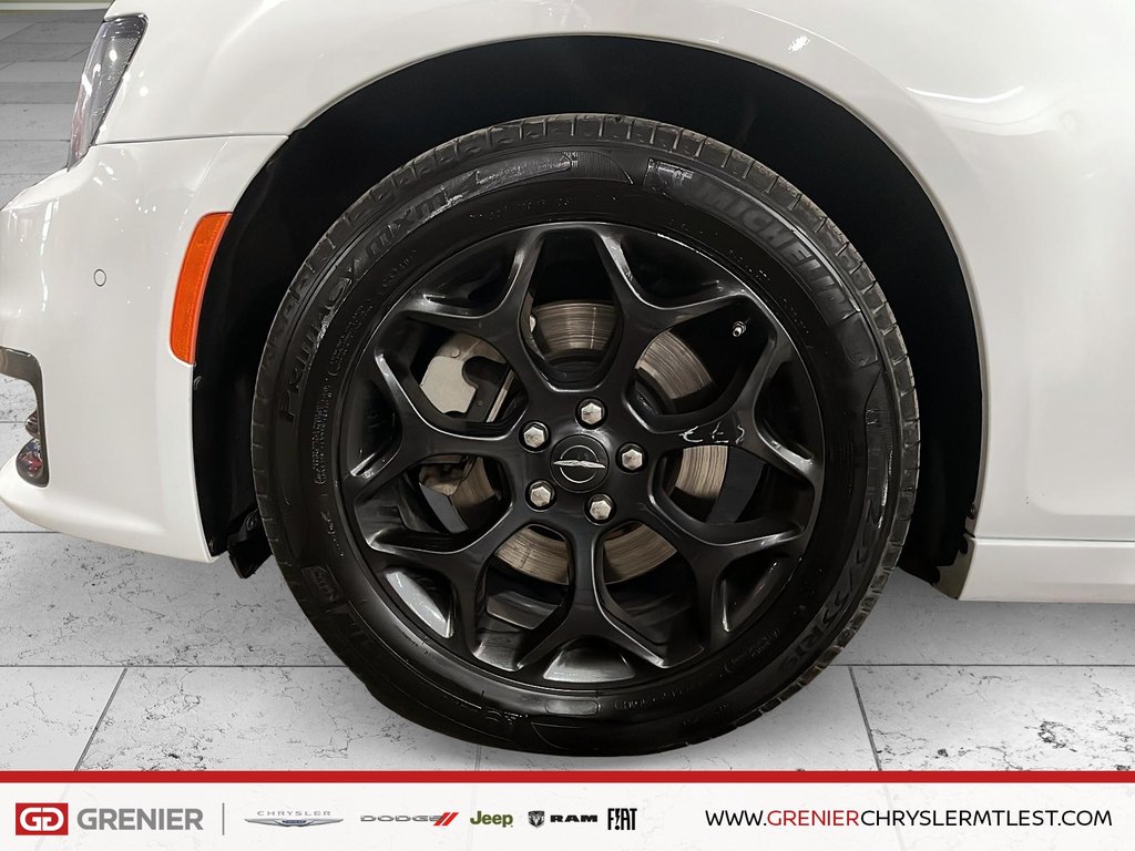 Chrysler 300 300S + AWD + TOIT OUVRANT PANO 2023 à Pointe-Aux-Trembles, Québec - 6 - w1024h768px