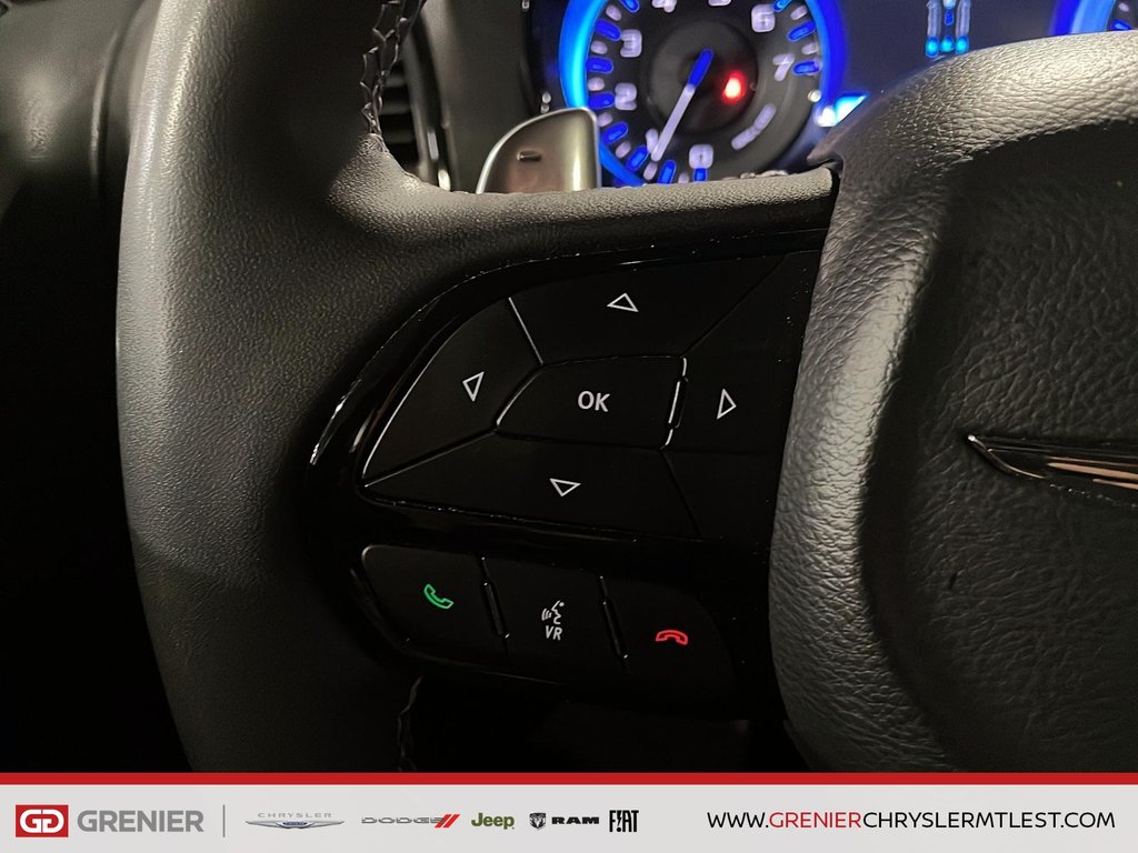 Chrysler 300 300S + AWD + TOIT OUVRANT PANO 2023 à Pointe-Aux-Trembles, Québec - 11 - w1024h768px